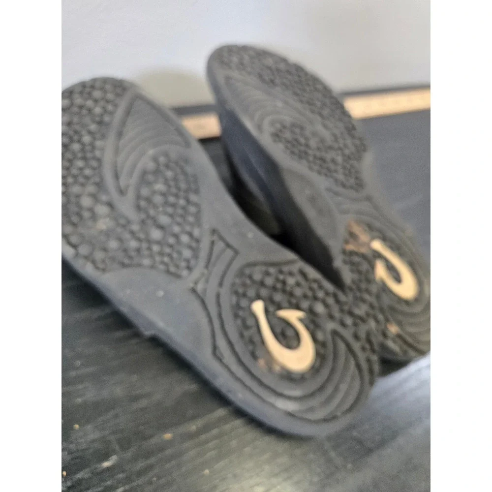 OluKai Nalu 10 Slide Black Adjustable Strap Comfort Beach Sandals 10332-4040